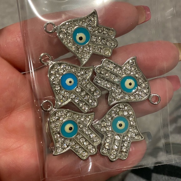 5 pcs hamsa 🧿 hand charms - Picture 4 of 4